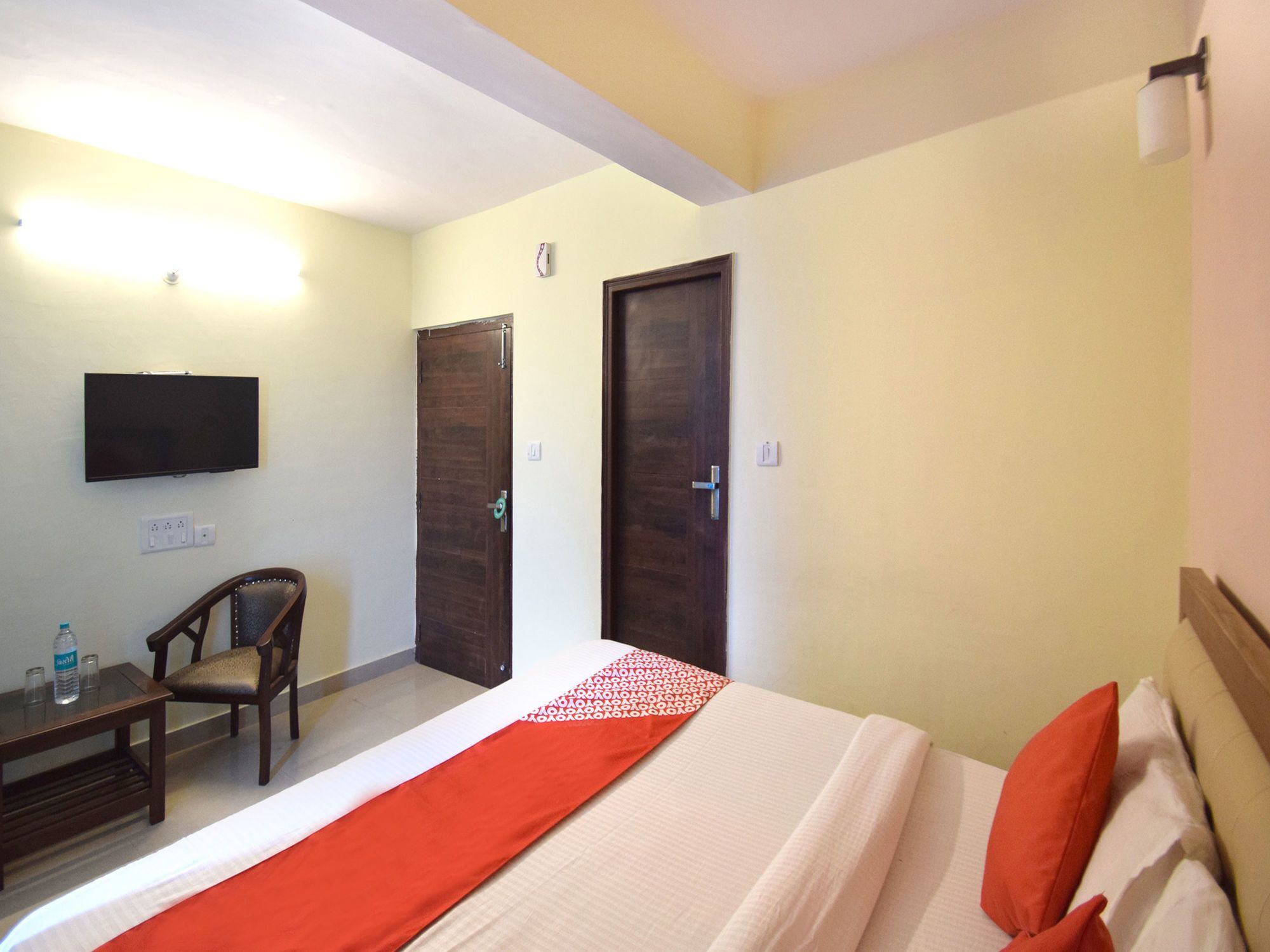 Oyo 8439 Hotel Howard Шимла Экстерьер фото