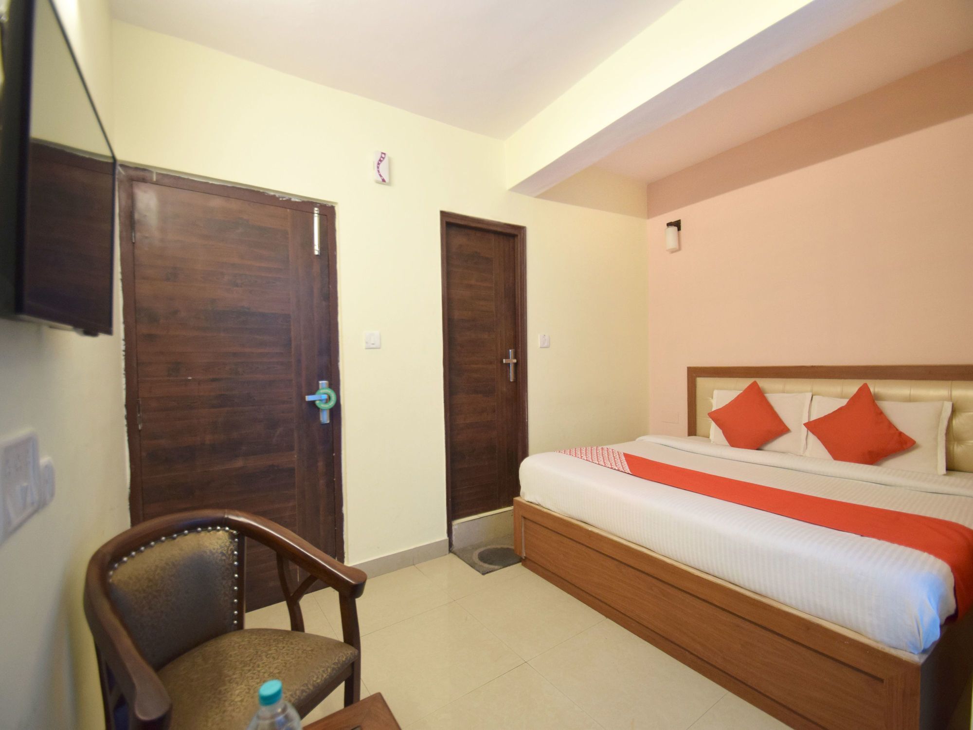 Oyo 8439 Hotel Howard Шимла Экстерьер фото